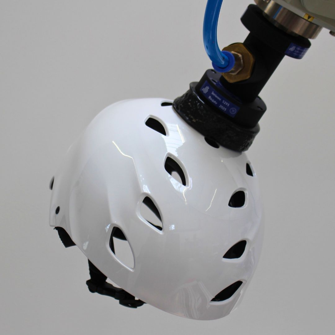 FH-RI8 greift Wassersporthelm